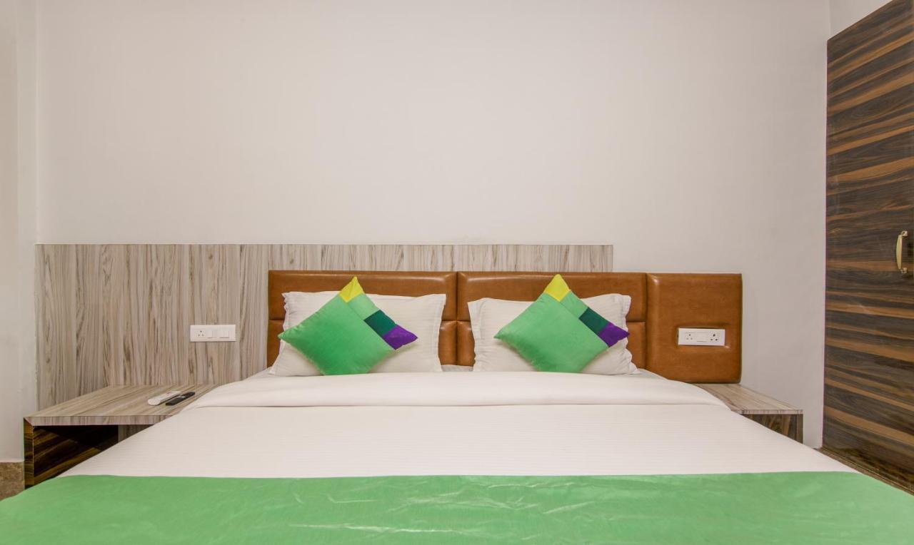 Hotel Treebo Swastika Premium Noida Esterno foto