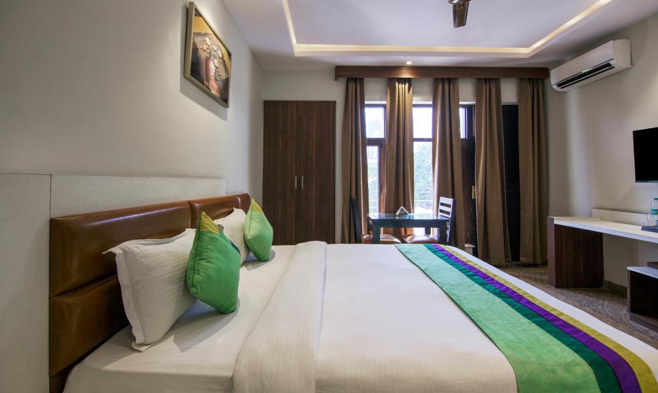 Hotel Treebo Swastika Premium Noida Esterno foto