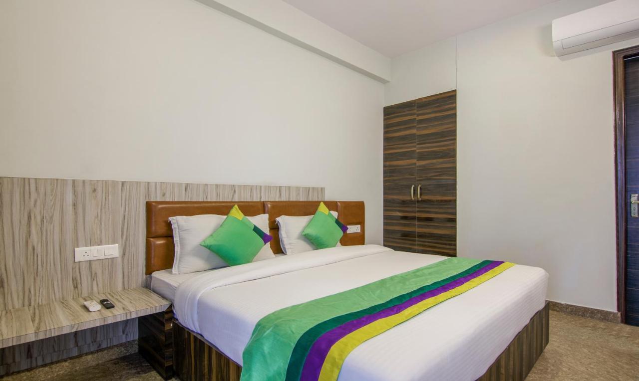 Hotel Treebo Swastika Premium Noida Esterno foto