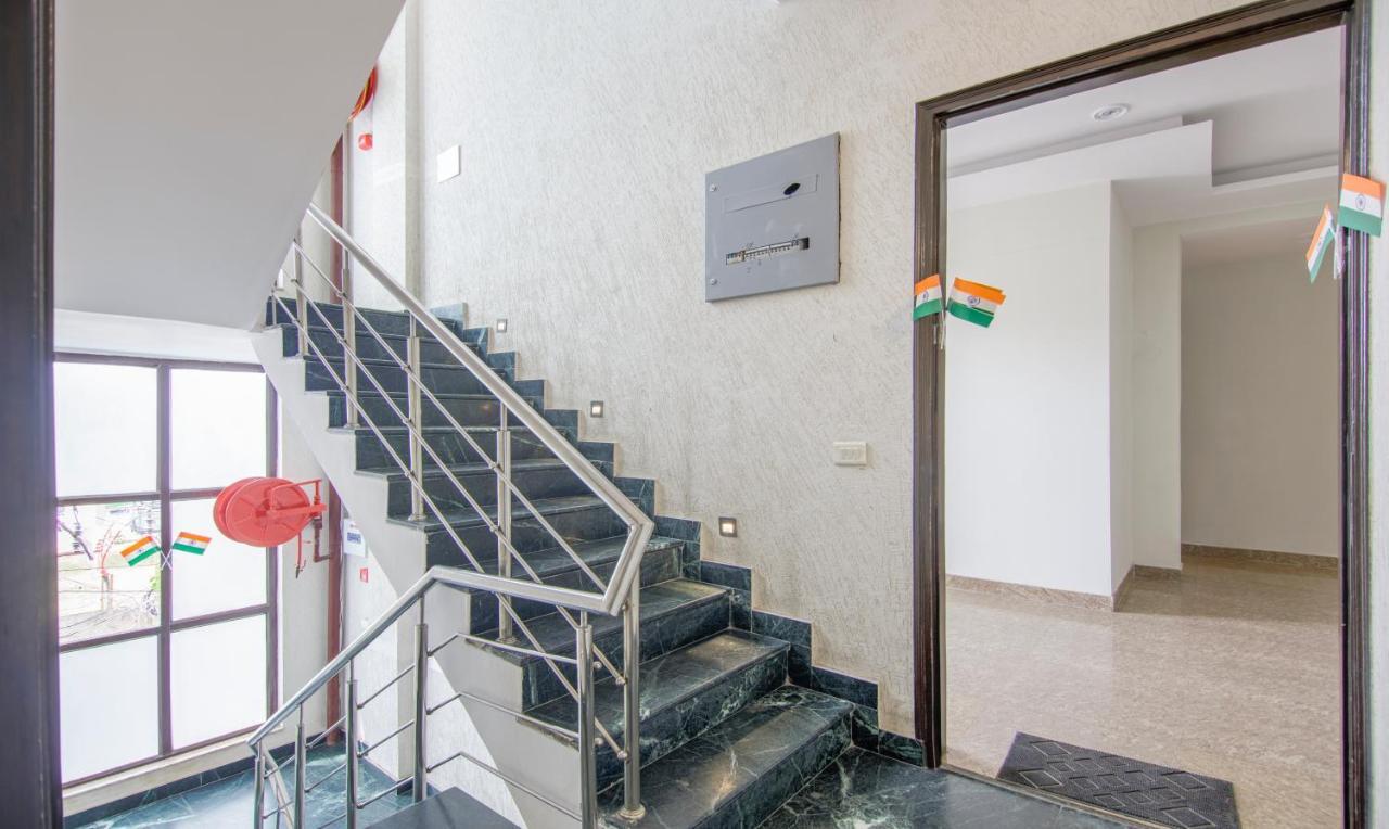 Hotel Treebo Swastika Premium Noida Esterno foto
