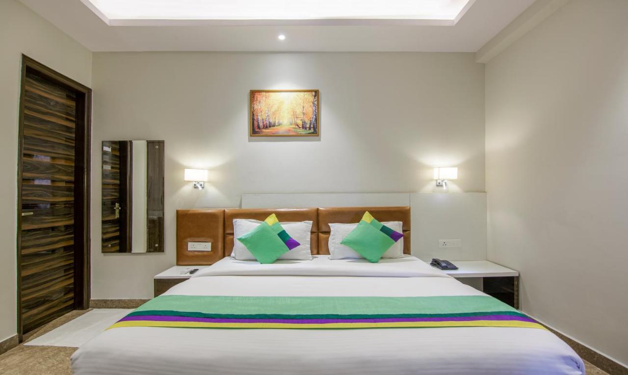 Hotel Treebo Swastika Premium Noida Esterno foto